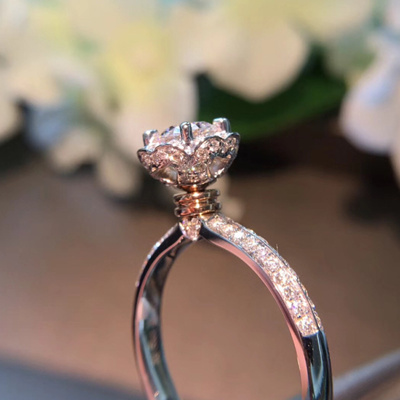 定制莫桑石婚戒戒指 18K金捧花莫桑石镶嵌珠宝戒指源头厂家加工