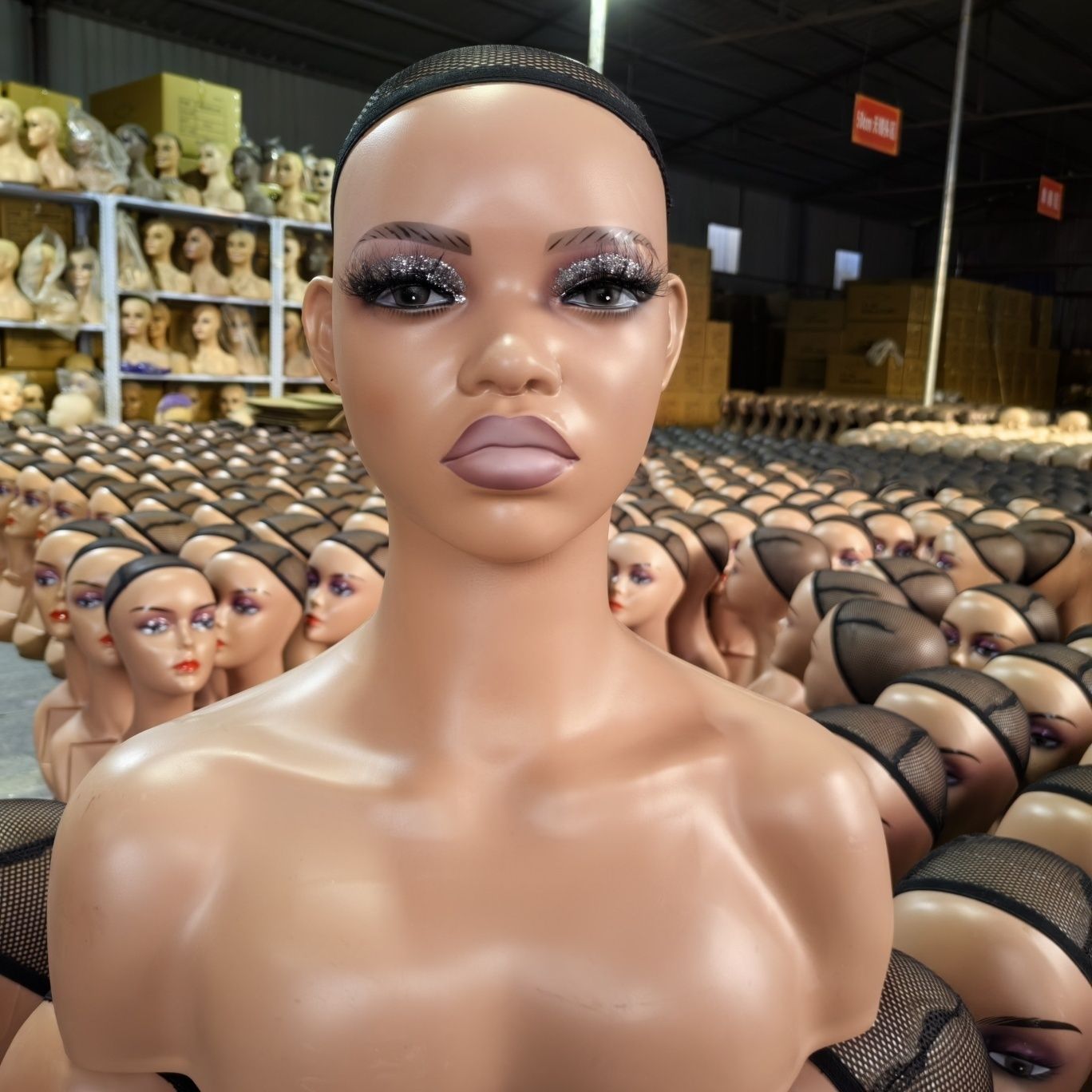 Maniquí Cabeza Femenina para Pelucas y Sombreros de Plástico para Exhibición y Fotografía