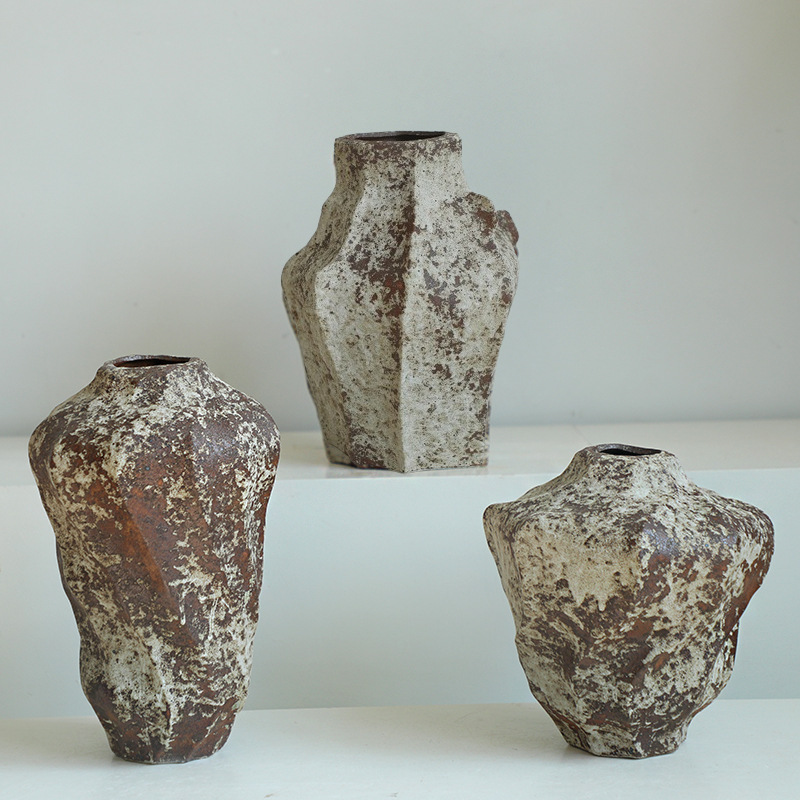 Wabi-sabi style irregular-shaped rustic ceramic vase, vintage distressed texture ceramic flower jar, homestay soft decoration art Wabi-sabi style irregular-shaped rustic ceramic vase, vintage distressed texture ceramic flower jar, homestay soft decoration art