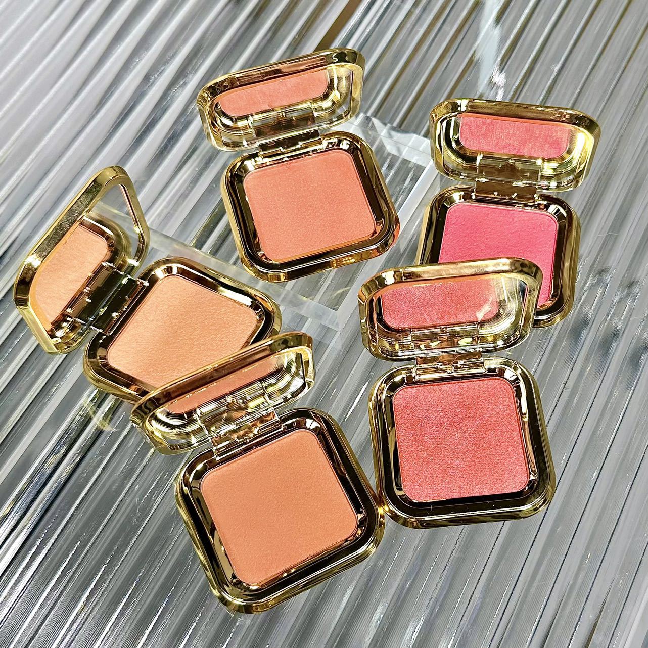 Matte Three-Dimensional Blush with a Misty Effect, High-End Apricot Brown Color, Beginner-Friendly Nude Makeup, Low Saturation, Popular Online Style