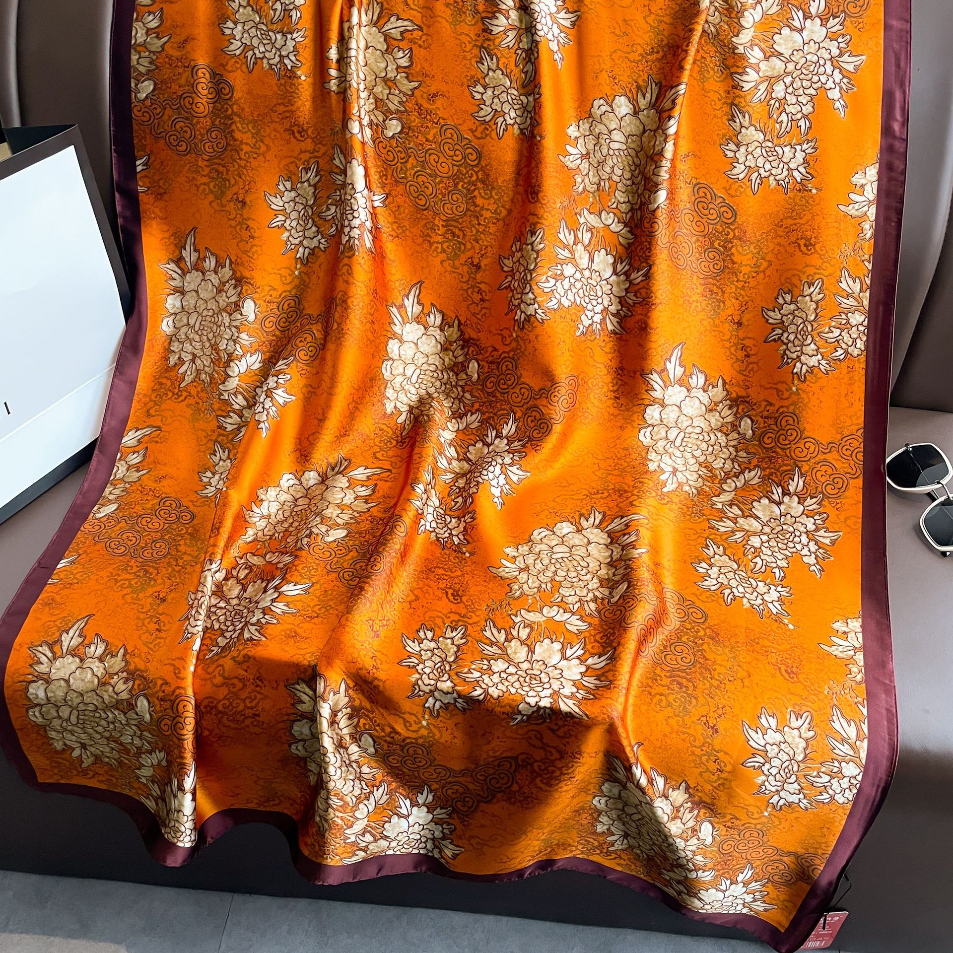 Estilo chino ligero floral artificial bufanda de seda de moda elegante bufanda de las mujeres primavera y otoño a prueba de sol protector solar Toalla de playa