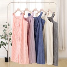 跨境小条纹珊瑚绒百变浴裙加厚吸水柔软女士可穿可裹吊带浴巾浴袍