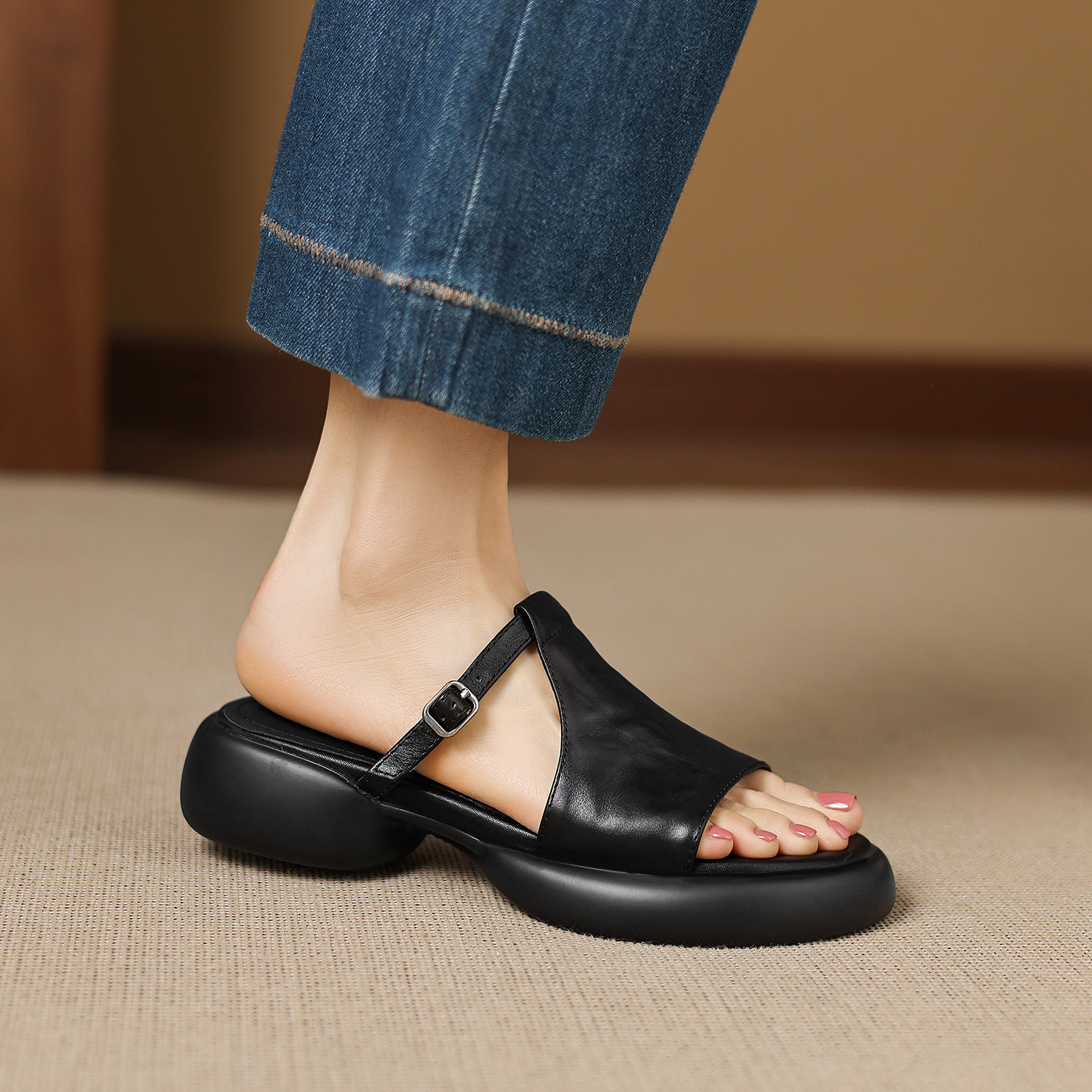 Sandal hở mũi nữ quai ngang đế dày da bò — màu nâu