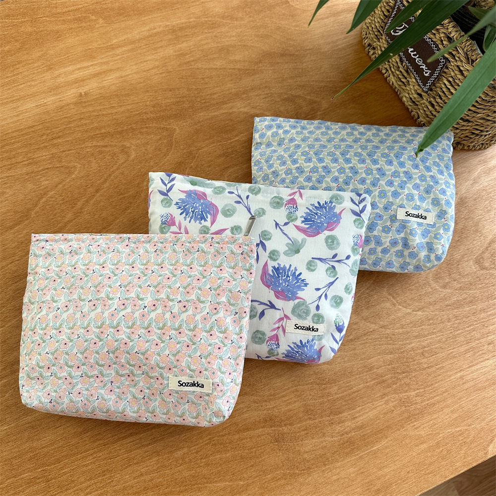 3432 ins Niche floral makeup bag, lotion and skin care product storage bag, portable large-capacity inner liner bag for women full figure
