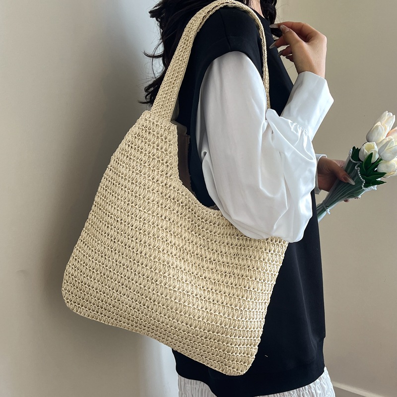Straw shoulder bag