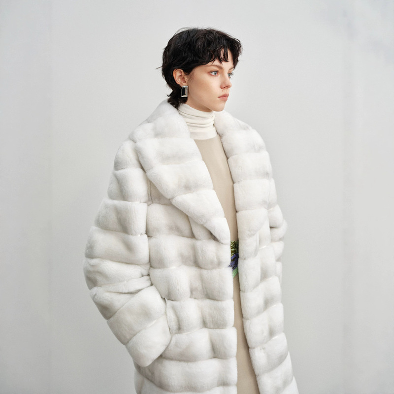 2026 New Winter Light Luxury Women's Long Faux Fur Chinchilla Coat, Fashionable, Slimming, and Elegant