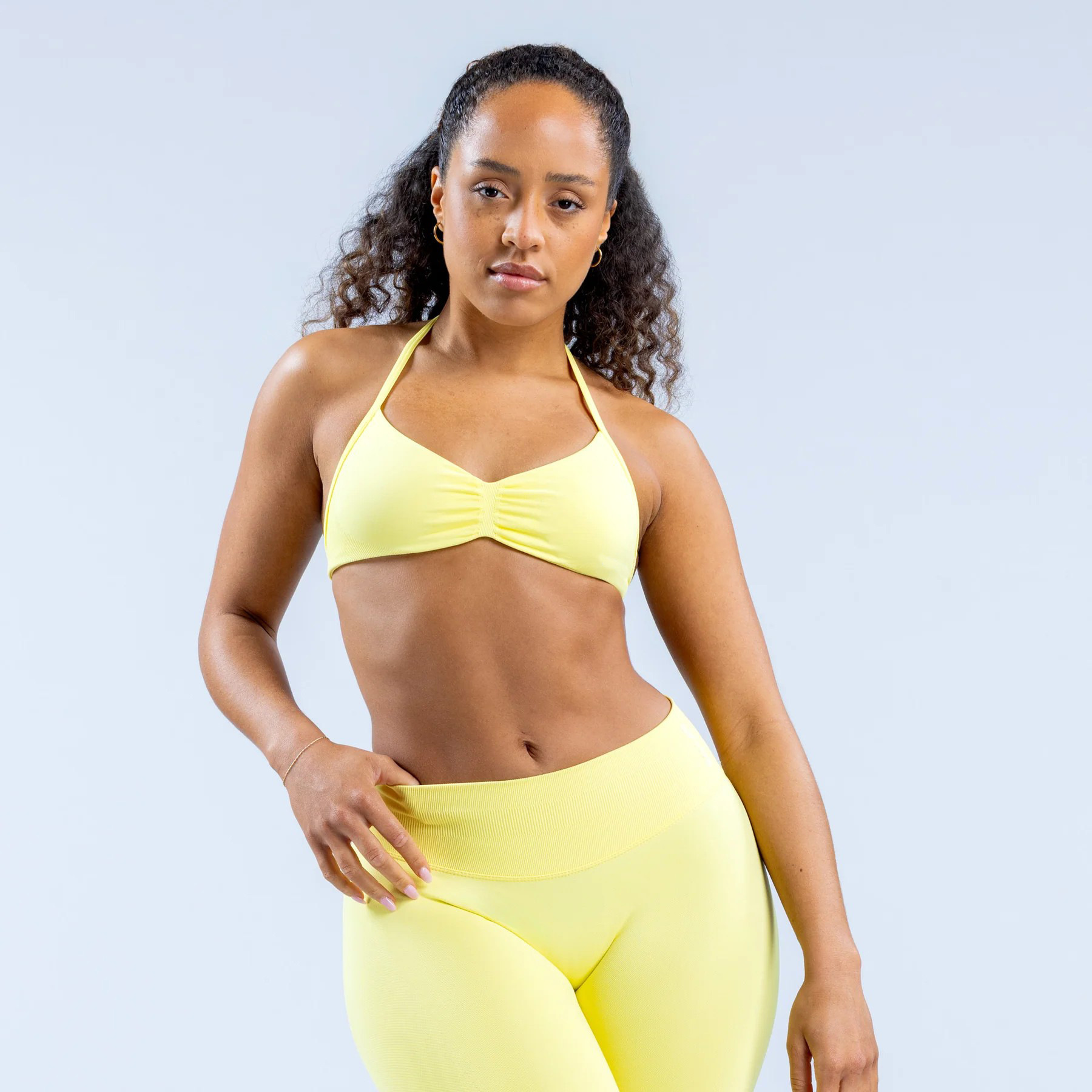 Bra deportivo de cuello colgante transfronterizo Europa y América nuevo entrenamiento físico ropa interior rápida secado yoga pequeño sujetador