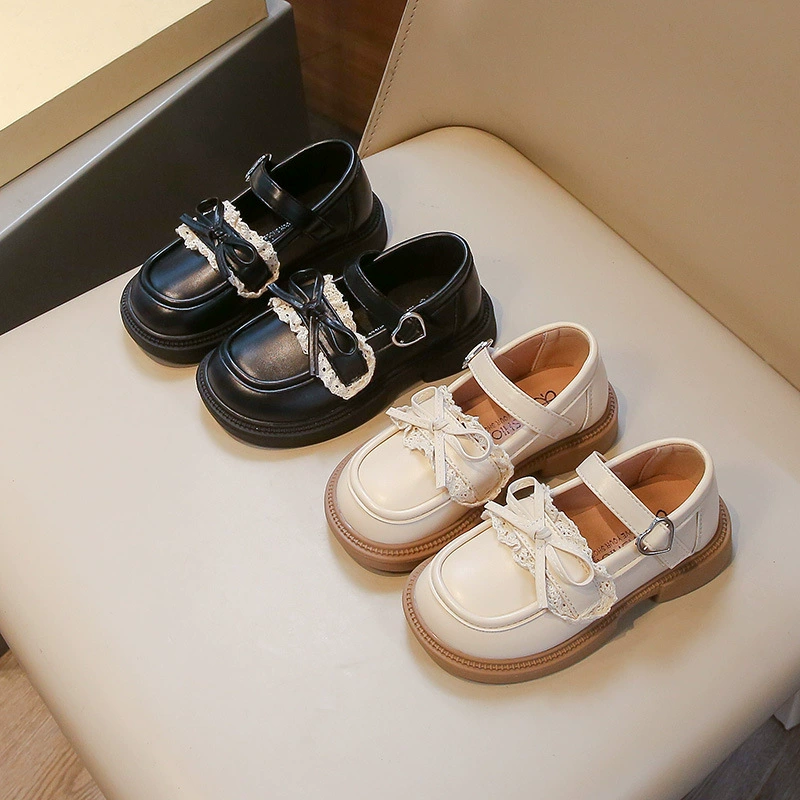 2025 Весна-Осень Новые кожаные туфли для девочек в корейском стиле, модные туфли-принцессы с бантиком для маленьких девочек, мягкая подошва, однотонные туфли