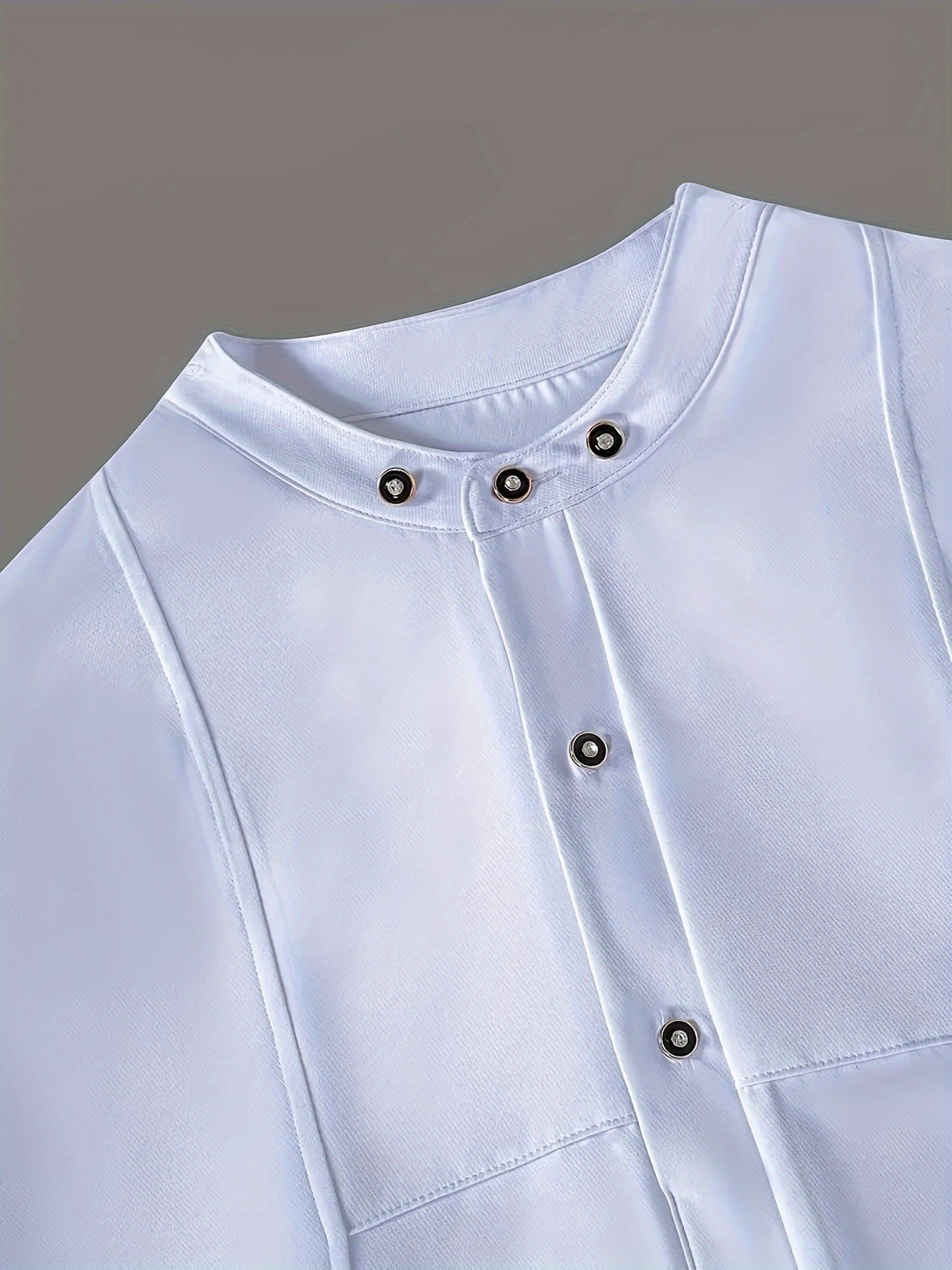 Ensemble vestimentaire pour homme d'inspiration modeste – Chemise élégante à boutons de style ethnique avec broderie traditionnelle, à la fois sobre et stylée pour les occasions spéciales_voghion.com