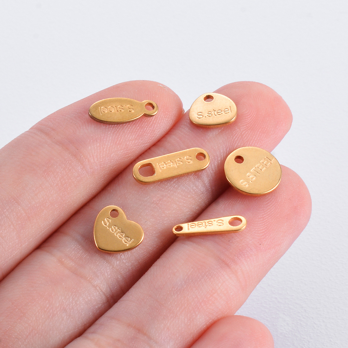 50 Piezas/Paquete Diámetro 4mm Diámetro 7mm Diámetro 8mm Acero Inoxidable 216 Letra Colgante display picture 3