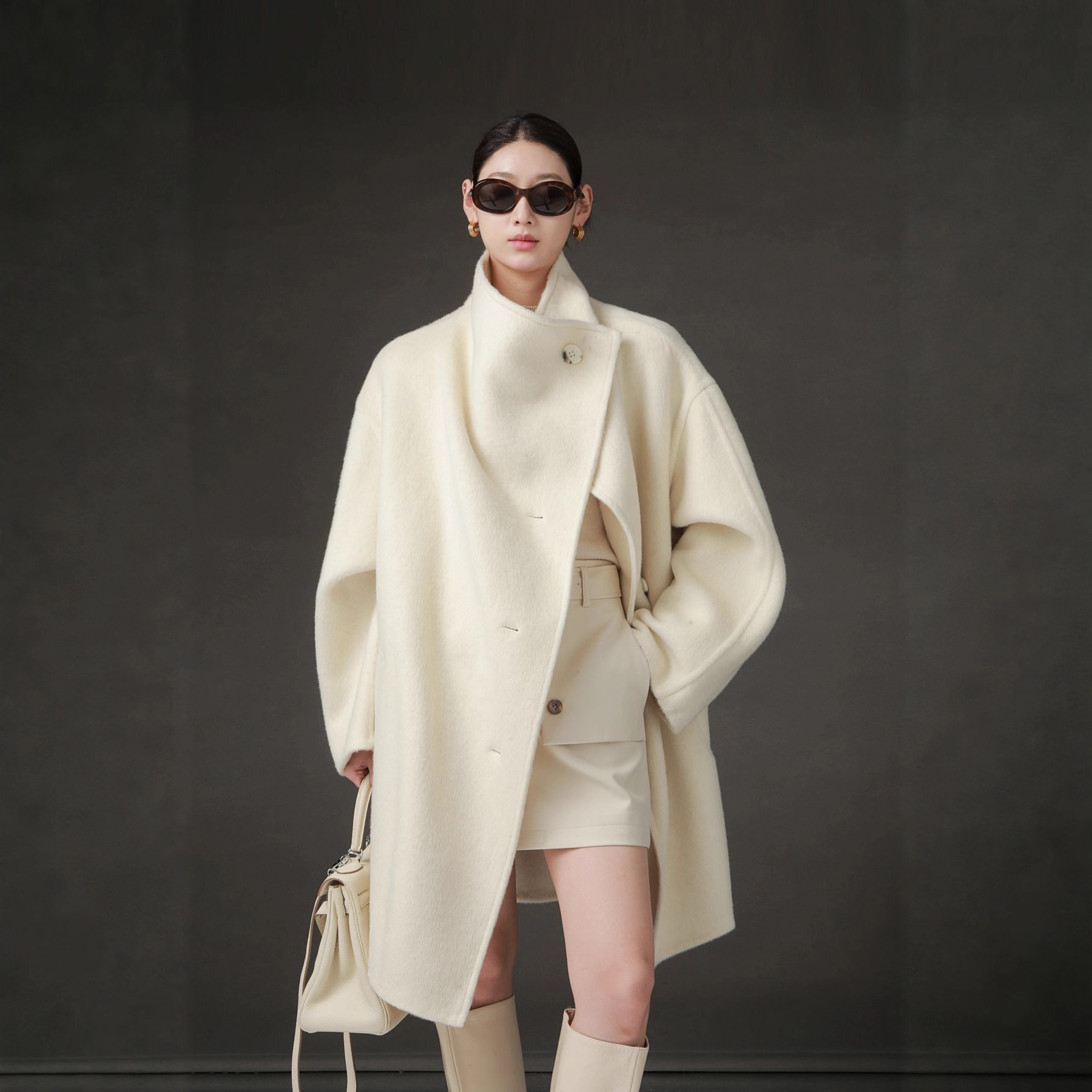 New Autumn and Winter Double-Sided Camel Wool Coat, Mid-Length Stand Collar Wool Slimming Hepburn Style Double-Sided Wool Short Coat for Women