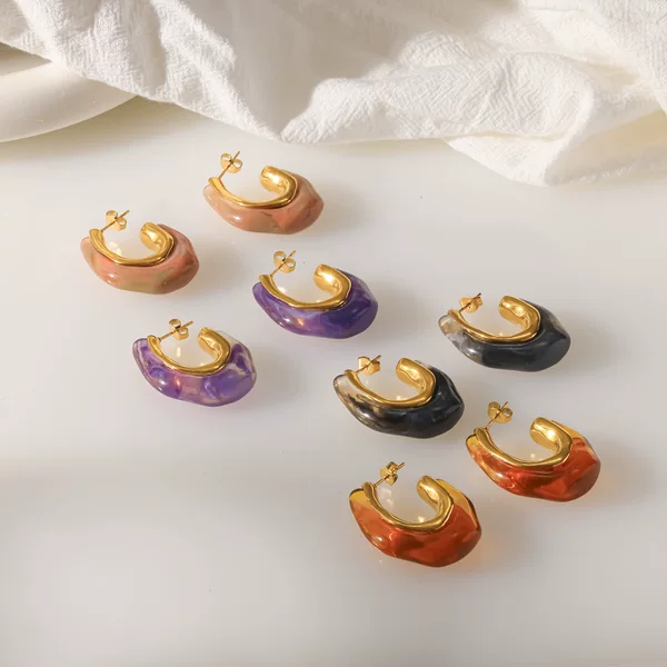 Cross-border vintage-style resin earrings for women, light luxury high-end feel, circular 18k gold stainless steel earrings