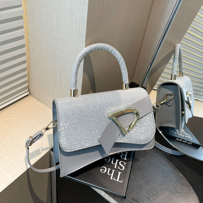 Moda y lujo ligero 2025 nuevo estilo estilo occidental estilo coreano popular retro casual color sólido bolso pequeño de mensajero de un solo hombro