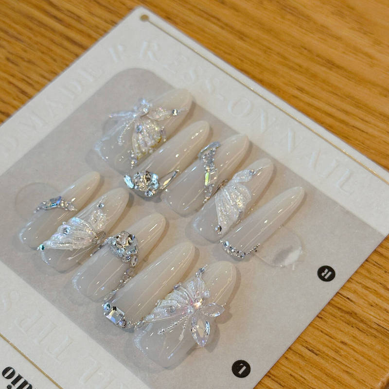 Nancy [original] pure hand-worn armour European and American fairy style high-end luxury three-dimensional relief butterfly super bright zircon