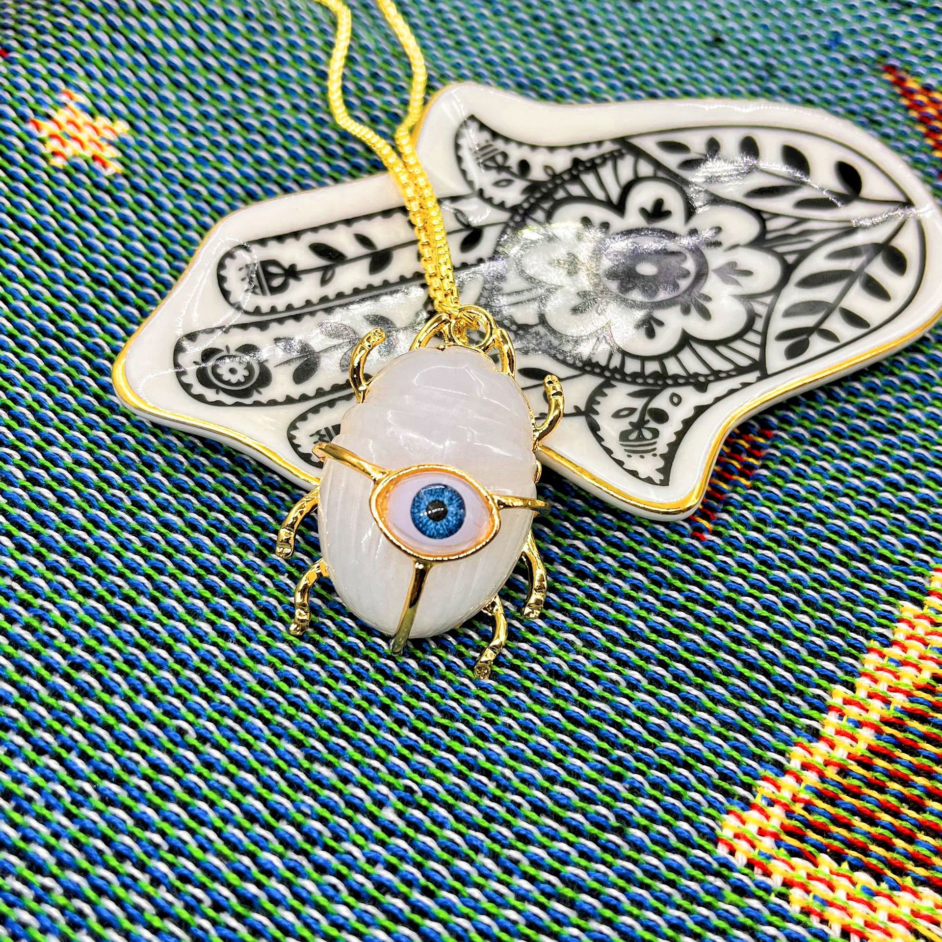 natural stone, Copper Material Natural Stone Copper Exaggerated Funny Carving Insect Pendant Necklace