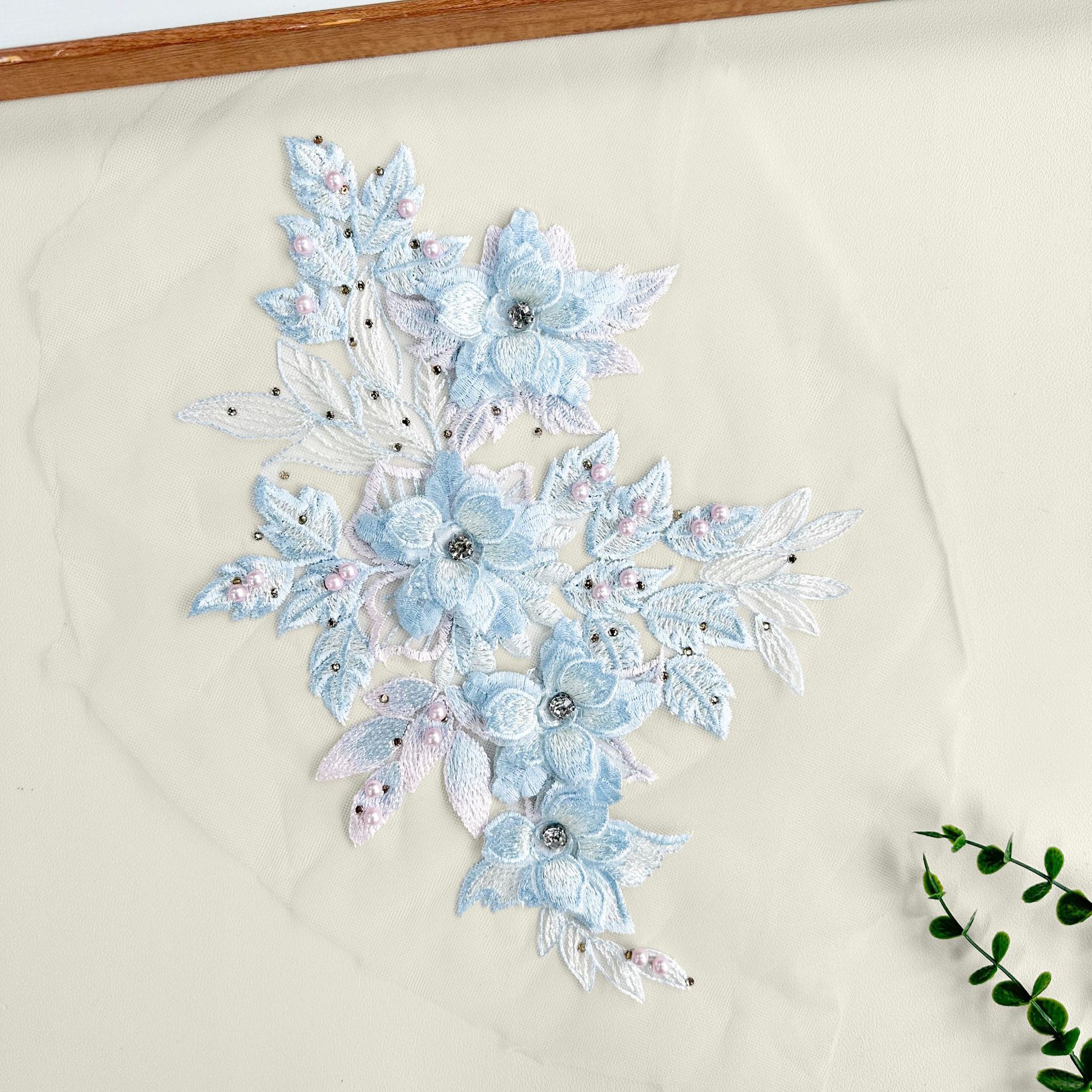 Flores tridimensionales esquinillas bordadas de encaje decalcas hechas a mano para hacer vestido de boda vestido de baile vestido DIY decoración de tela