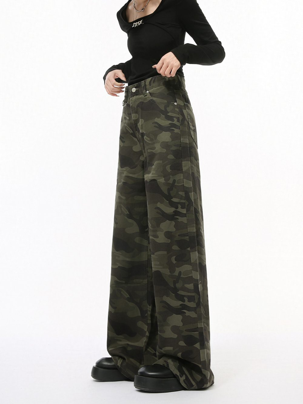 MTLCLOTHES Hombres| América suelta versátil sensación vertical de piernas anchas deslizantes tendencia de jeans camuflados