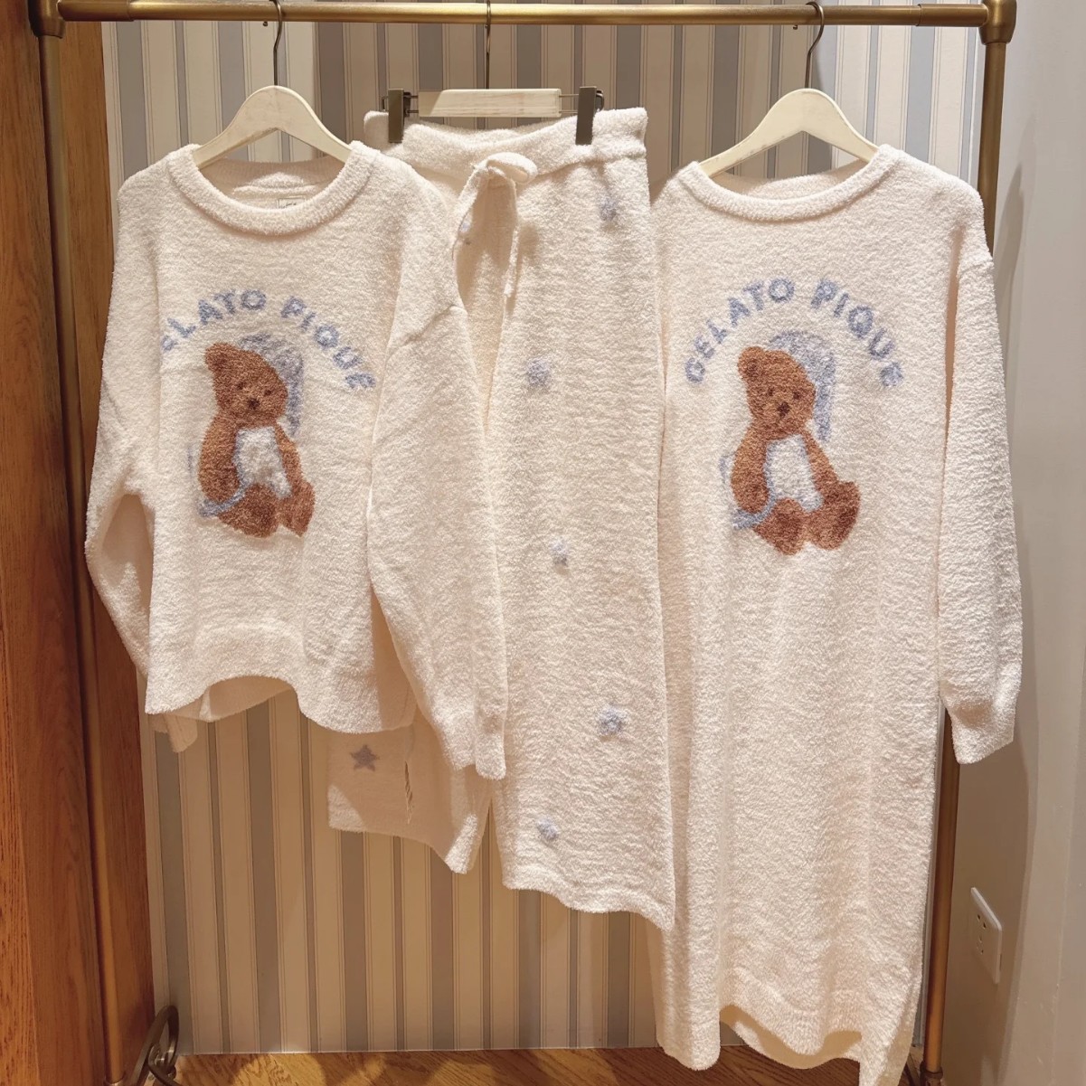 New Winter Style Soft Female Cartoon Good Night Bear Half Velvet Round Neck Pants Suit Pajamas Home Clothes