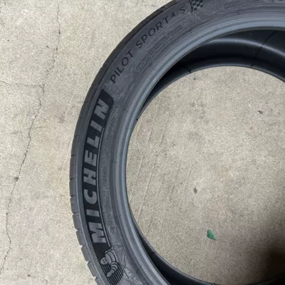 Vehicle tire Ps4 S Mo1 Original Equipment