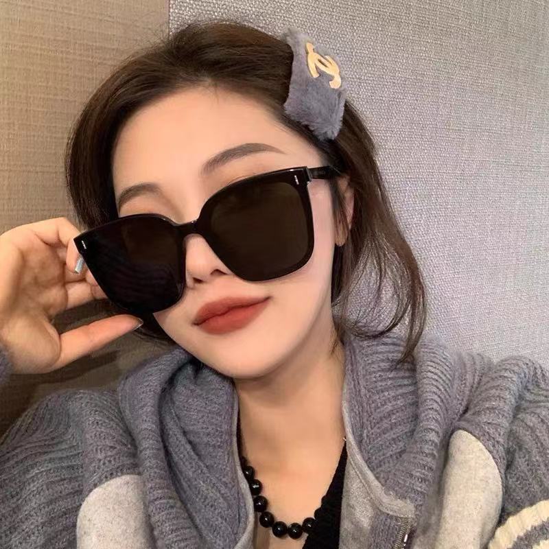 2025 New Style Sunglasses for Women, Sun Protection, European and American Fashion, Large Frame Sunglasses for Men, Trendy Tiktok Style Sunglasses Wholesale