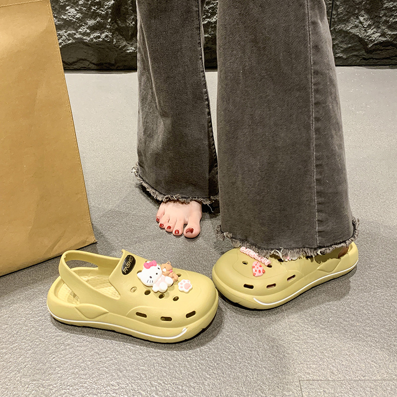 2025 Baotou agujero zapatos mujer ins marea lindo zapatillas sandalias de dibujos animados pareja de verano zapatos de playa de plataforma transpirables