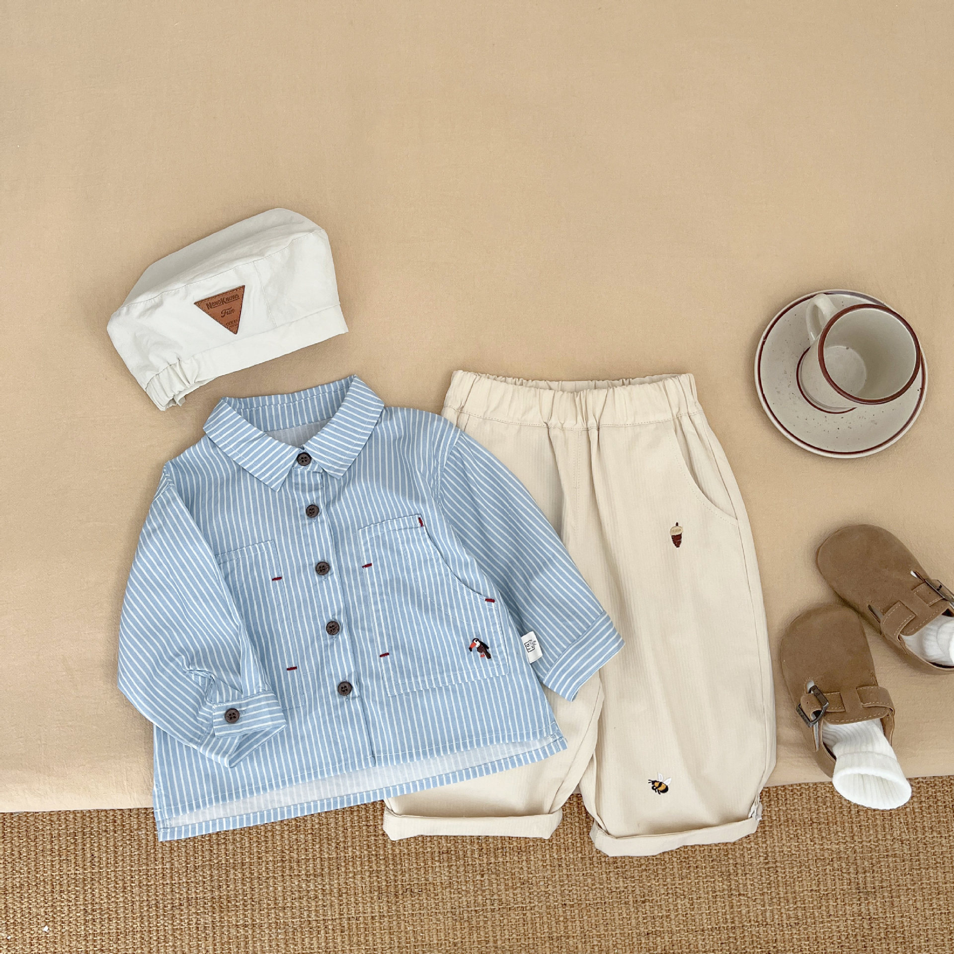 Primavera y otoño de los niños camisa de manga larga a rayas extranjeras, chaqueta de moda coreana para bebés, ropa suelta para hombres