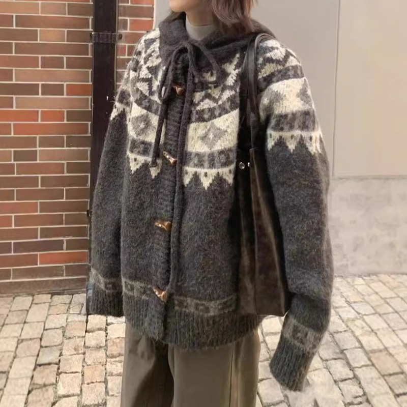 Korean-style retro style fair island jacquard sweater coat women's autumn and winter new hooded horn buckle loose knitted cardigan Korean-style retro style fair island jacquard sweater coat women's autumn and winter new hooded horn buckle loose knitted cardigan