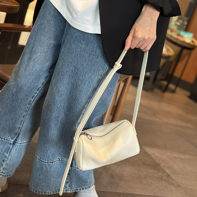 Top Grain Cowhide Leather Pillow Bag - New Natural Tumbled Shoulder Crossbody Bag, Small Commuter Underarm Toast Bag For Women - Thumbnail 2