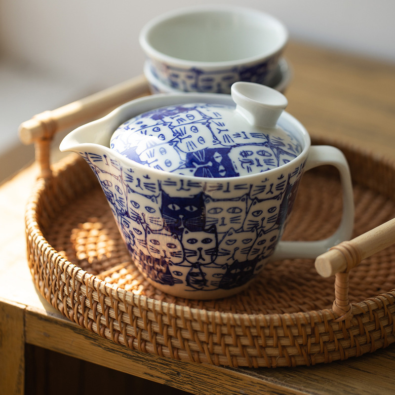 Japanese Arita Ware Cute Cat Teapot Japanese Tea Set Teacup Set Coffee Cup with Filter Tea Brewing Pot