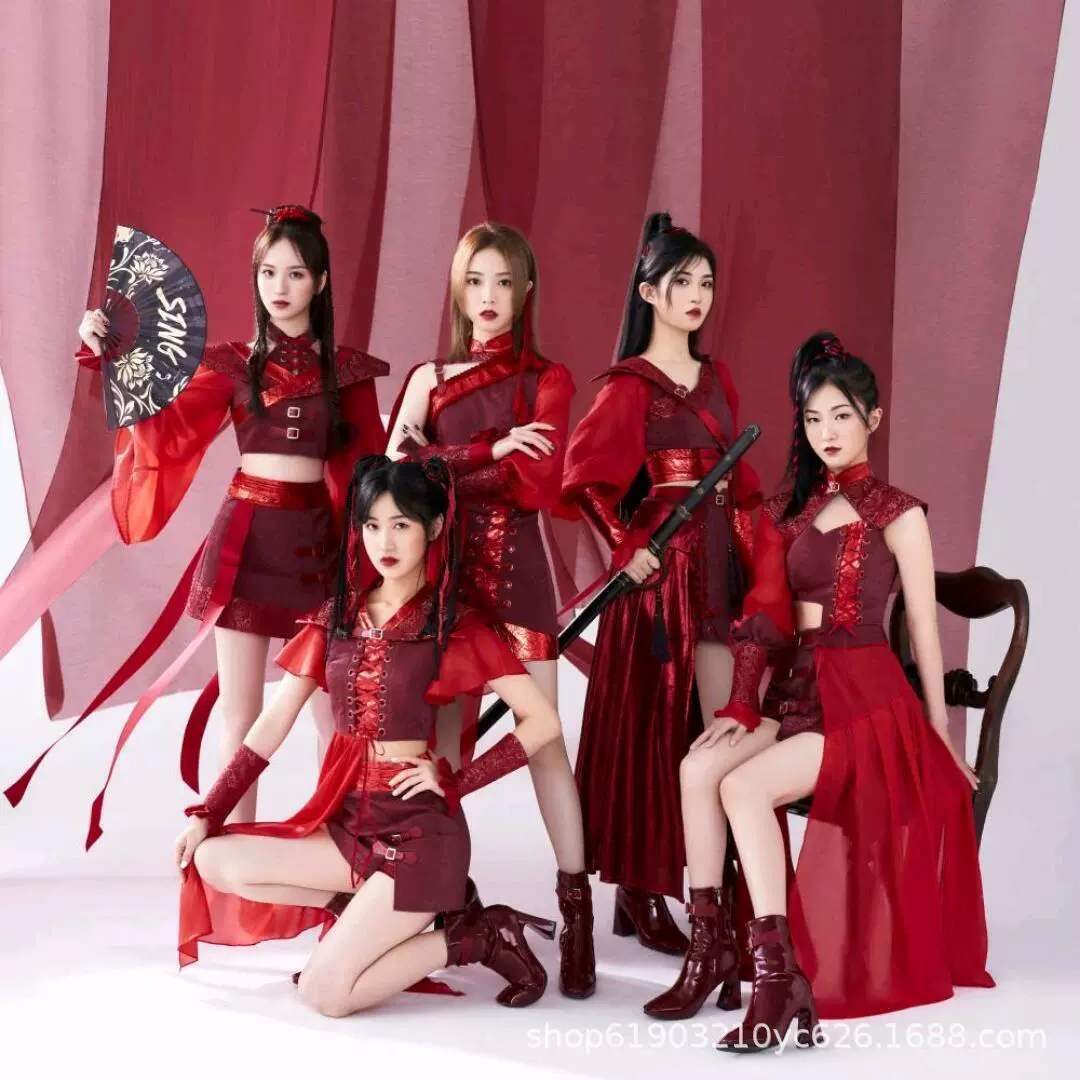 Красный лотос отправляет лунный свет芒种 выступление в китайском стиле для взрослых джазовый танцевальный костюм для выступления Ханфу, похожий на стиль девчачьей группы.