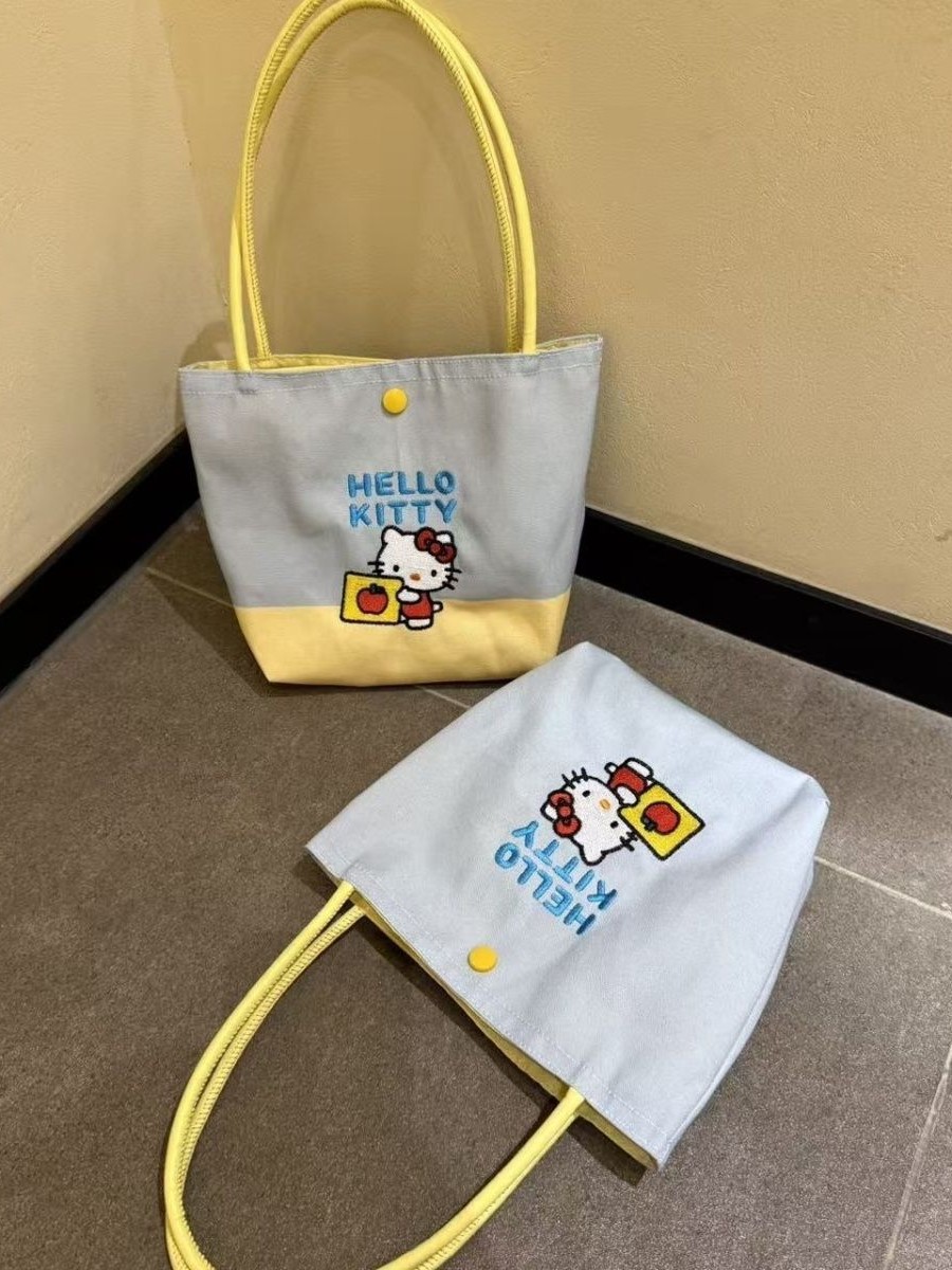 Cute universal high quality cream shopping bag to go out