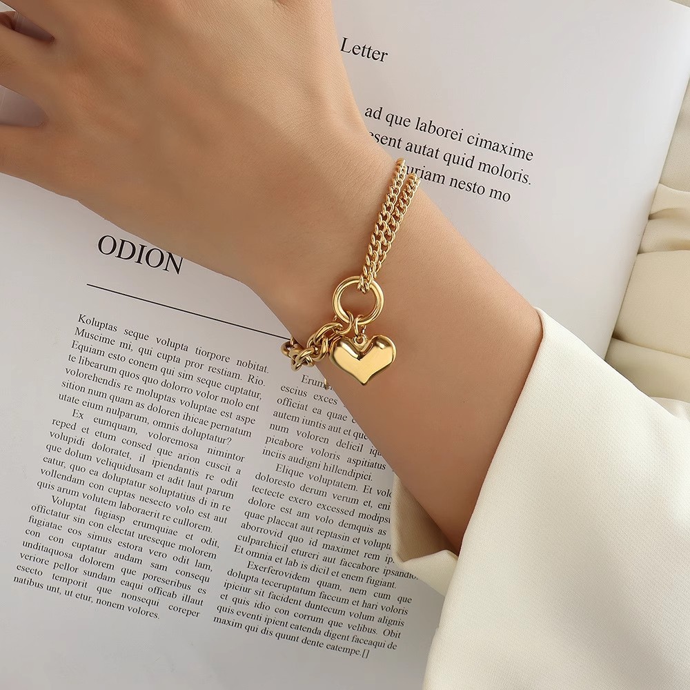 Personalised Heart Shaped Bracelet In Stainless Steel For Women_voghion.com