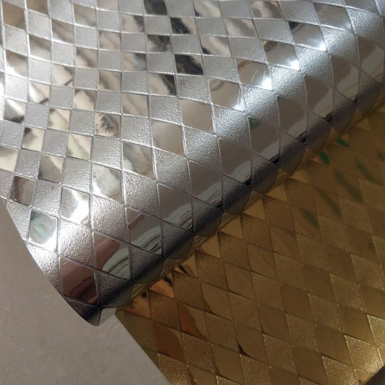 镭射幻彩格子纹皮革面料A070三四角菱形格子纹狮岭皮革编织纹材料