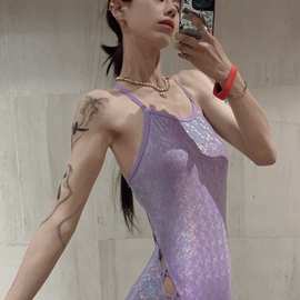 竞速泳衣女粉色亮闪闪连体三角性感低叉大包臀比赛游泳馆女士泳装