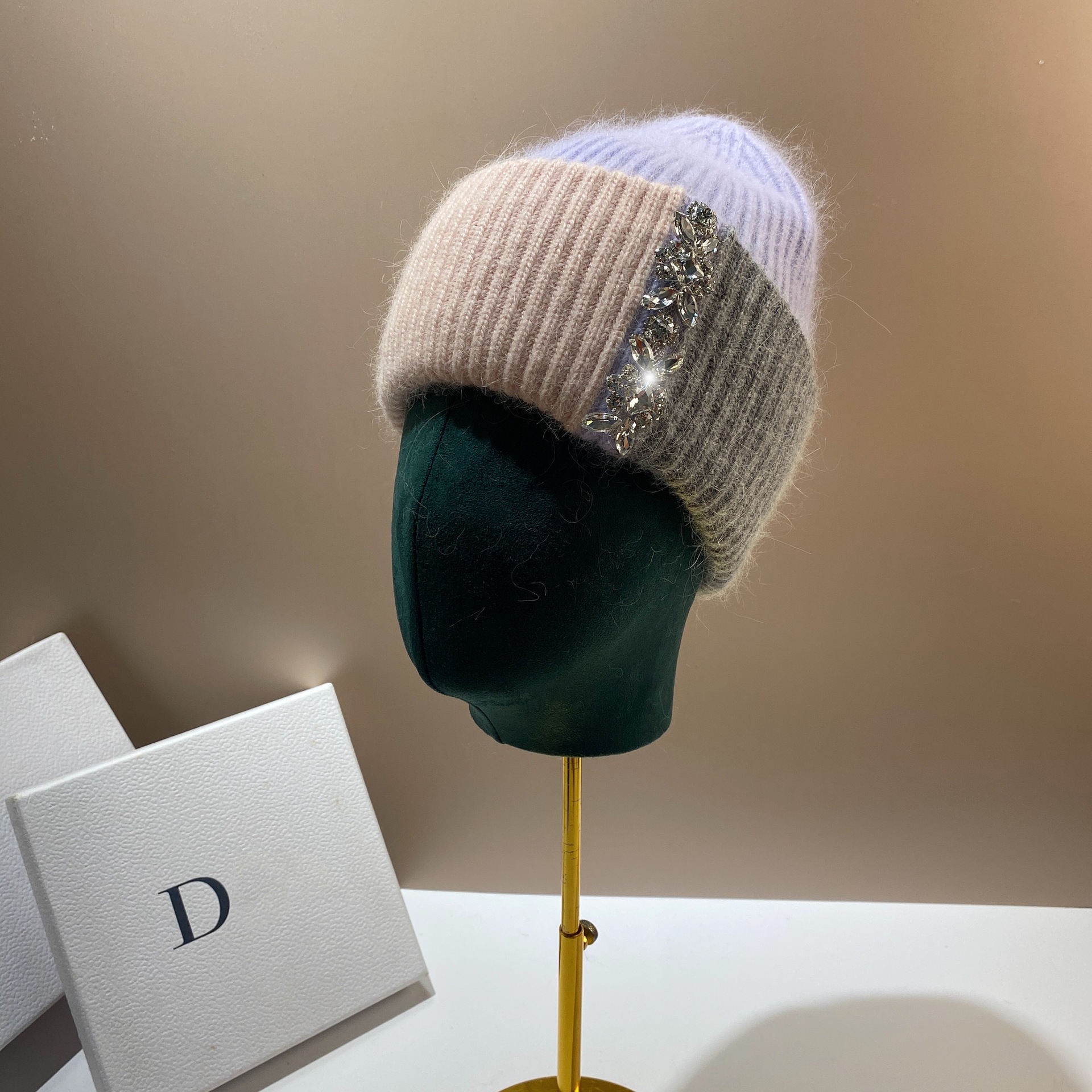 Women's Cute Color Block Rhinestone Eaveless Wool Cap display picture 10