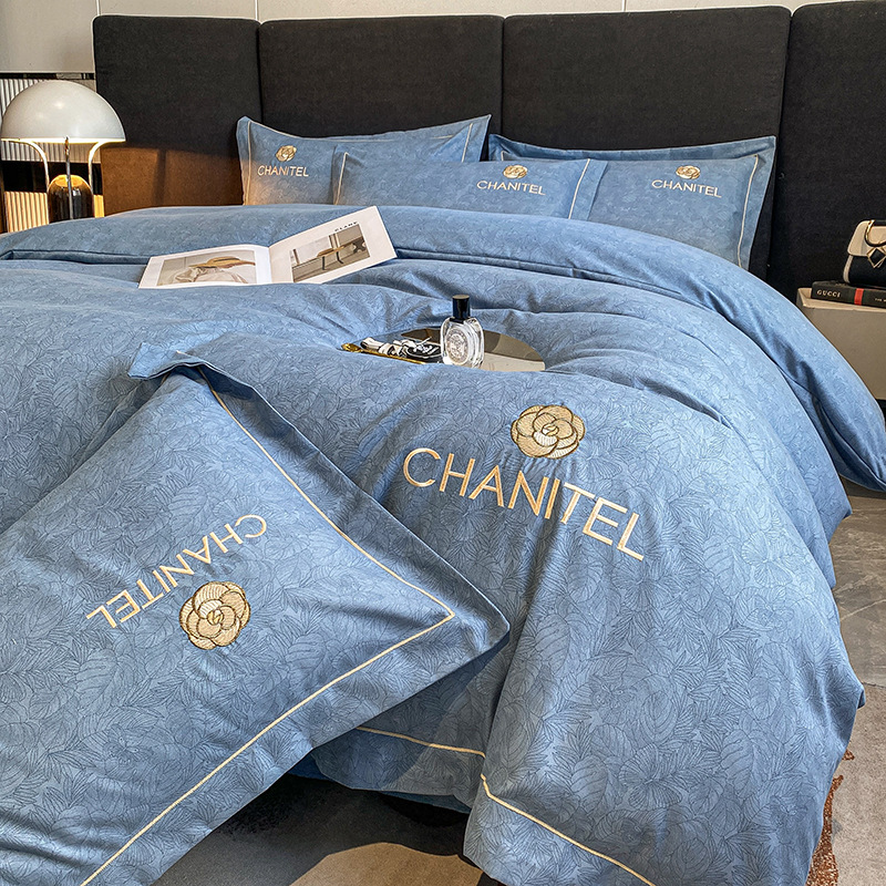 Bordado de lujo ligero, grueso, cepillado, juego de cuatro piezas, ropa de cama simple, sensación de alta calidad, funda de edredón de otoño e invierno, sábana, algodón puro