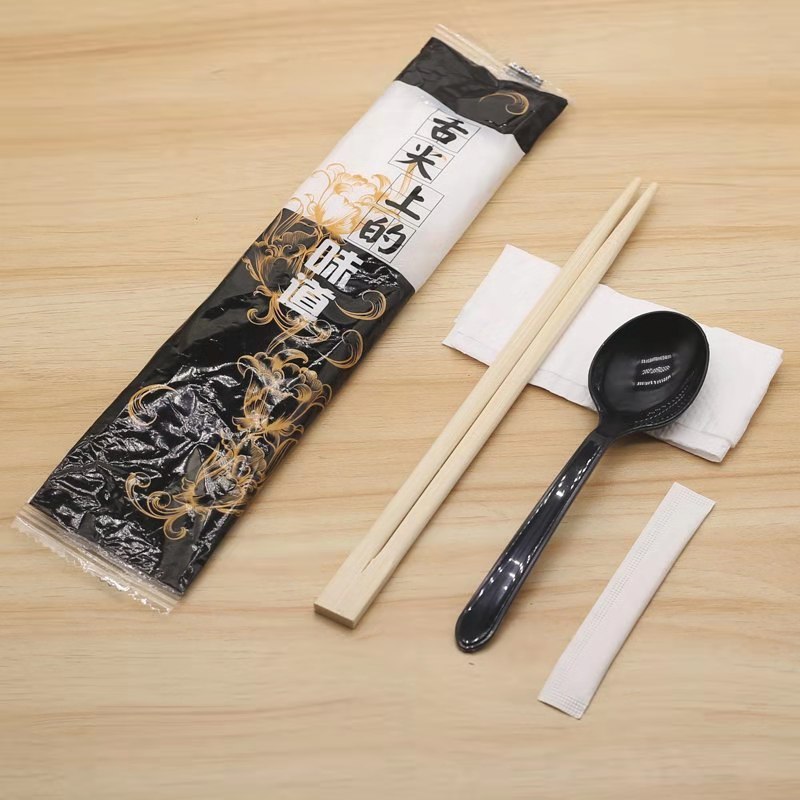 偉迅メーカーは割り箸を卸売りしています。四つのセットの食事は膜紙のクラフト紙を包んで、ロゴの食器を決められます。|undefined