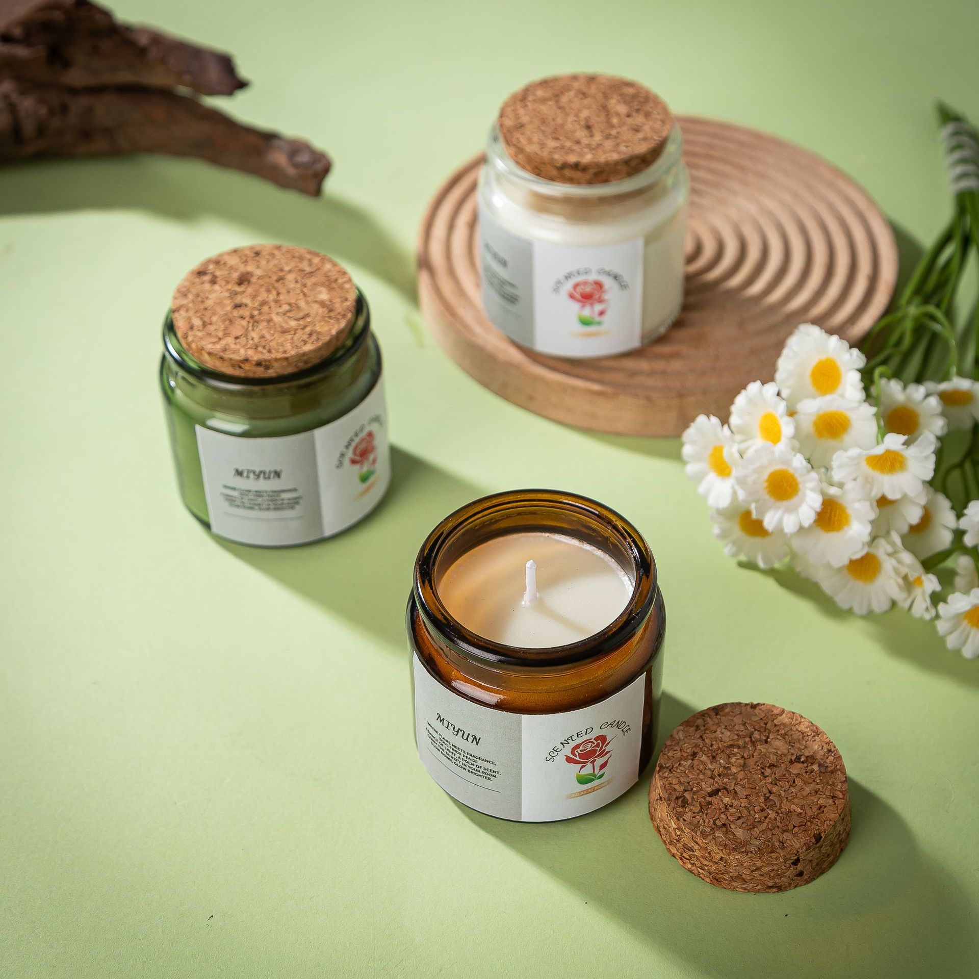 Bougie parfumée cire de soja faite main avec couvercle en bois_voghion.com