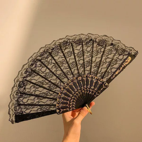 Black round fan