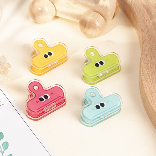 Carefully selected simple cartoon acrylic big eyes cute note holder girl heart ins snack seal PP clip wholesale