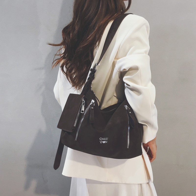 Transfronterizos de alta calidad y gran capacidad tote bag para mujeres 2025, nuevo otoño y invierno, mochila de hombro mate, bolsas de brazo de viaje