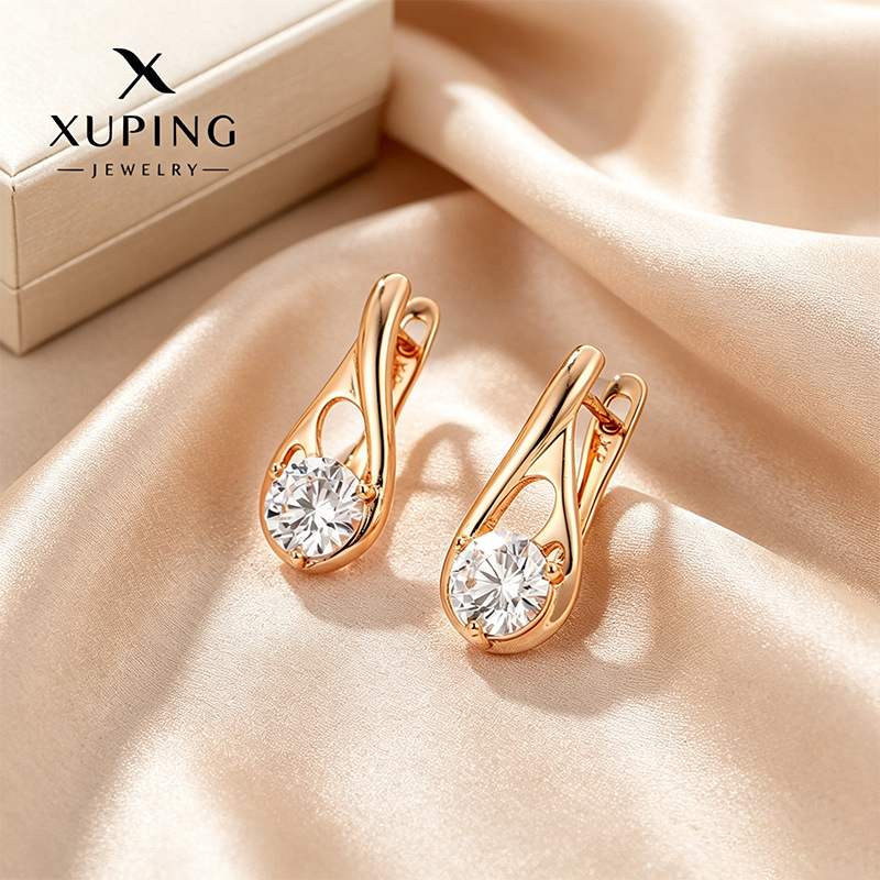 Xuping Russia en forma de D hebilla de oreja cobre chapado en oro moda exquisitos pendientes de circón ligero lujo de alta calidad pendientes mujeres