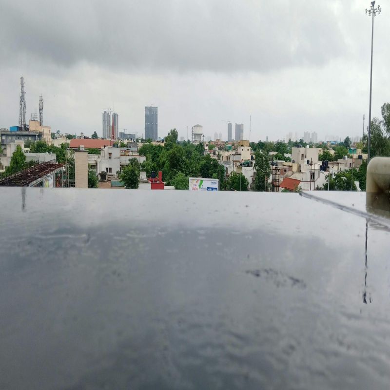 高弹性触变胶泥，表面处理，金属基面喷砂。高弹性触变胶泥