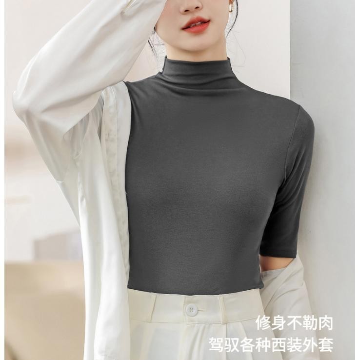 짙은 회색