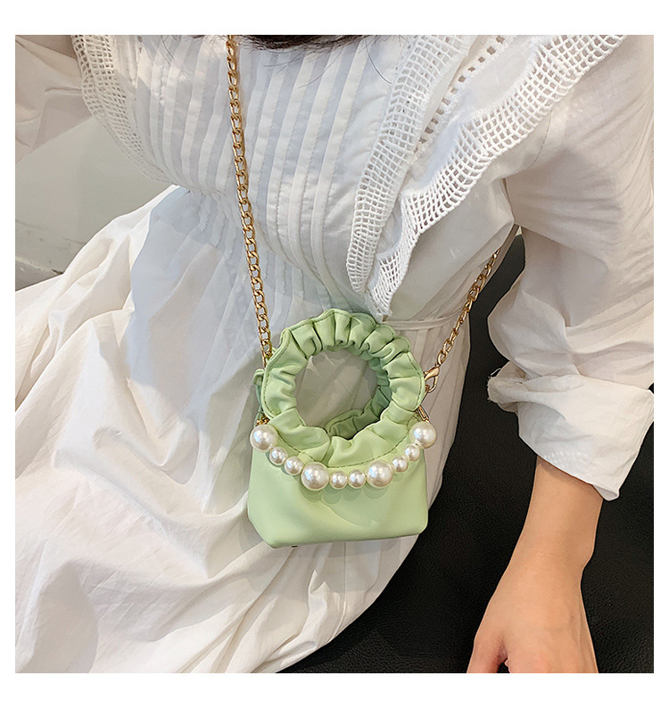 Wholesale Pleated Pearl Chain Solid Color Handbag Nihaojewelry display picture 192