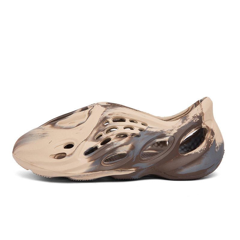 Zapatos de agujero de coco sandalias de los hombres 2023 verano nuevo casual moda pareja romana playa zapatos