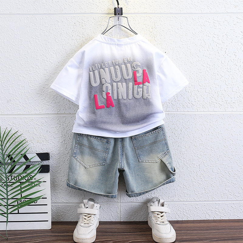 7208 Traje de verano para niños 2025 Nuevo vestido de verano para bebés Camiseta de manga corta Han Fan Red de Internet para niños Traje de dos piezas Tren 3