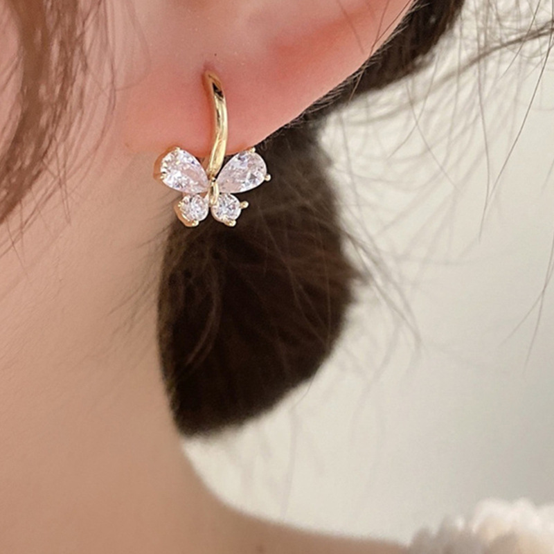 Super Flash ZIRCON mariposa pendientes 2022 nueva moda femenina nicho diseño pendientes Corea del Sur elegante hebilla de oreja de alto grado