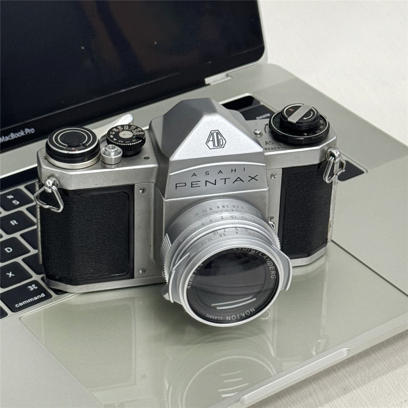 Metal Antique Real-Life Vintage Camera Model for Photography, Retro Decorative Piece, Not Brand New/Broken, Used as a Prop