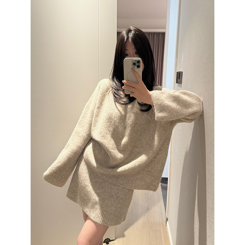 Yuanpai Gentle Pullover Wool Sweater Knitted Skirt 2026 Winter Casual Elegant Set W2454+W2455 Yuanpai Gentle Pullover Wool Sweater Knitted Skirt 2026 Winter Casual Elegant Set W2454+W2455